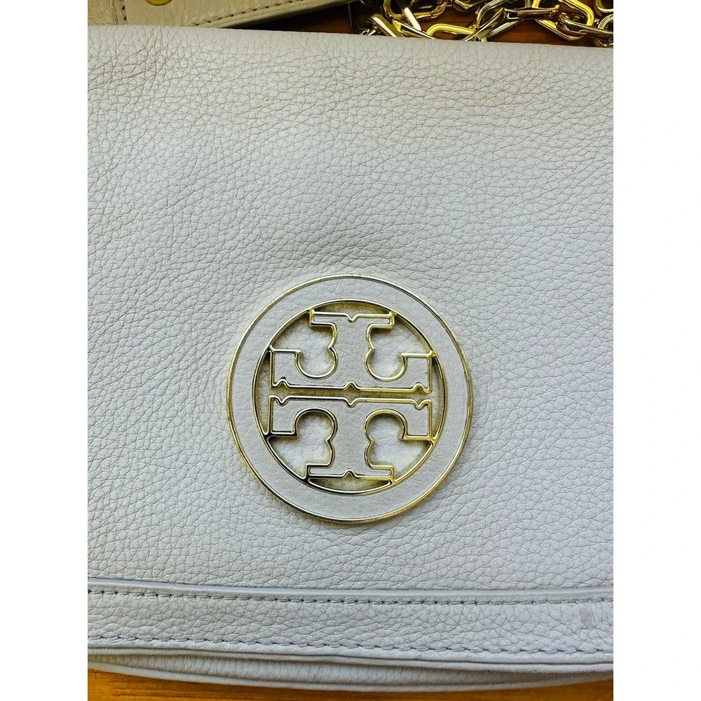 Tory Burch Amanda Logo Gray‎ Crossbody Clutch Gold Chain Flap Magnetic Closure